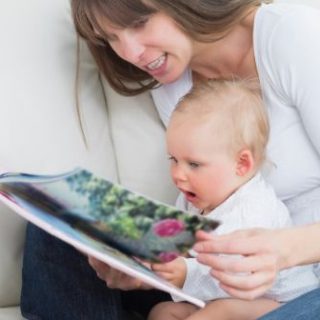 Malo-Dete-u-Igri-sa-Knjigama-3